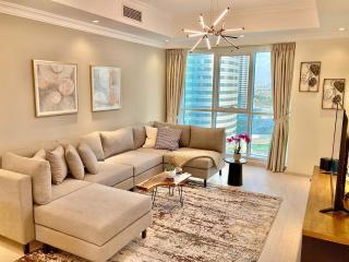 White Sage - Lakefront Apartment Amidst Parks With Lake Access - Dubai - 0