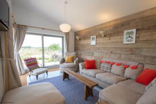 Sea Breezes by inspirestays-com - Pagham - 1