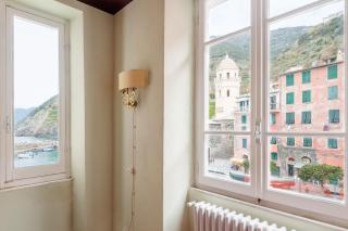 "Marina Apartment" in Vernazza Historic, Restored, Beachfront, 2nd floor, 2 Aircondo BDR, 2BHT, rare Private Garage 300 mt far, 200 mt from train - 7