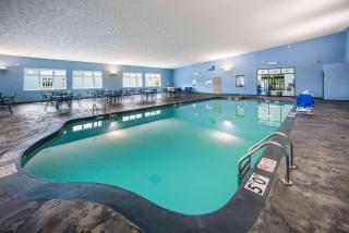 AmericInn by Wyndham Green Bay Near Stadium - Green Bay - 9
