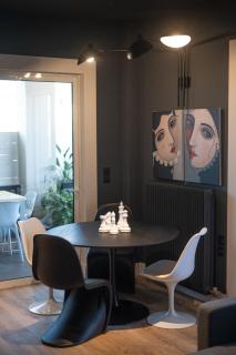 City's Best-Kept Secret, Eclectic & Luxe Getaway - 5