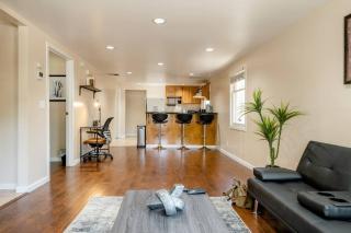 *2bdr Victorian Home away from Home - *Central Loc - Sacramento - 0