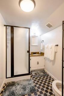 *2bdr Victorian Home away from Home - *Central Loc - Sacramento - 1