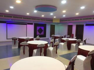 The Dolphin Park Hotel, Virugambakkam - 3