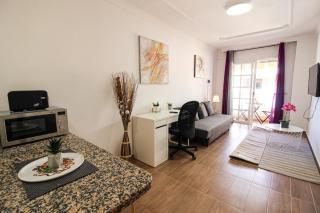 Beautiful Renovated Apartment with Air Conditioning Just Steps from the Sea in Playa San Juan - Playa de San Juan - 5