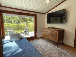 Rivers Edge - On the river, Hot Tub, Fisherman's Dream - Island Park - 3