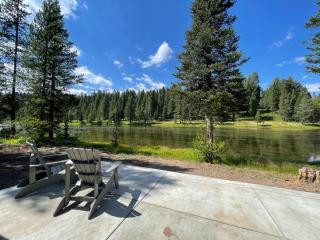 Rivers Edge - On the river, Hot Tub, Fisherman's Dream - Island Park - 2