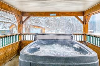 Northwoods Lodge Cabin 1 - Morrisville - 8