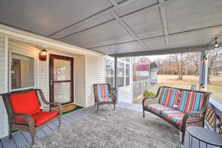 Eufaula Escape with Deck - Steps to Lake! - Eufaula - 0