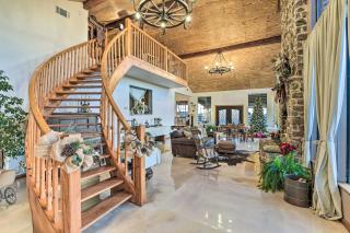 Banquet Hall and Pool Expansive Forestburg Ranch! - Forestburg - 9