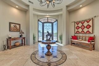 Spacious Scottsdale Home with Poolside Lounge and Spa! - Scottsdale - 7