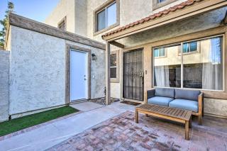 2 Mi to Old Town Home with Pool Access and Patio - Scottsdale - 8