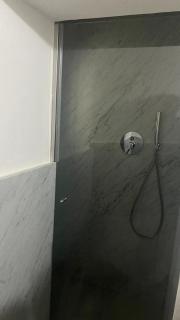 Stupendo bilocale nuovissimo con finiture di lusso - Carrara - 2