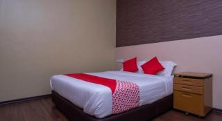 D'Pinetrees Hotel - 0