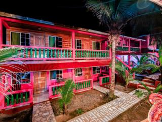 Las Palmeras OceanView Hotel and Dive Center - 4