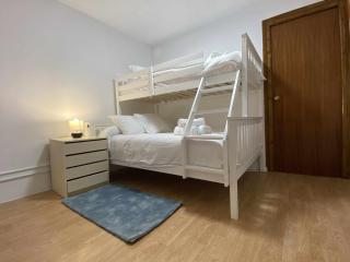 Cómodo Estudio de 1 habitación y fácil aparcam - 0