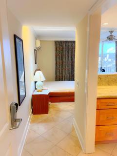 Charming Royal Garden condo - 5