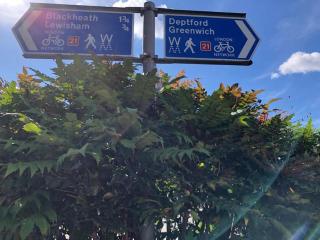 Morden flat close to DLR station with free parking - London - 4
