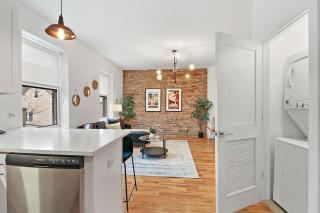 Spacious 4BR in Chicago with Laundry! - Racine 202 - Chicago - 3
