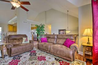 Less Than Half-Mi to Marinas Osage Beach Home with Deck! - Osage Beach - 5