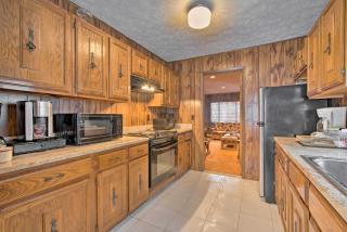 Cozy Lake Ariel Home with Community Amenities! - 3