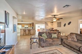 Lake Havasu Getaway with Patio and Grill, 3 Mi to Lake - 4