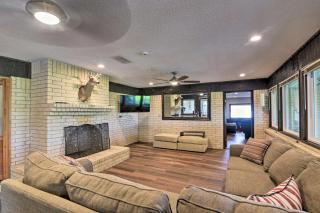 Lake Access and Pool Spacious Freeport Home! - 5