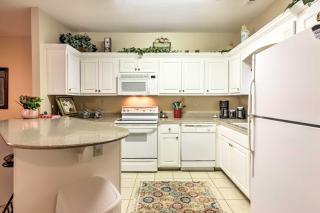Condo on Kingwood Golf Course about 3 Mi to Main St! - Clayton - 1