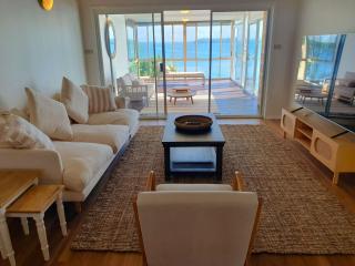 Kabine Waterfront Lakehouse in Sunshine - Summerland Point - 7