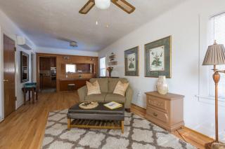 Wine Country Bungalow - 9