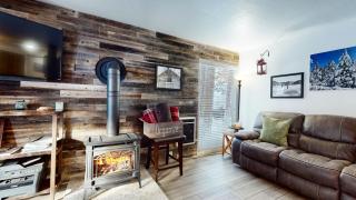 Mammoth Estates Condo - Free Parking & Pet Friendly - 4