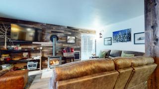 Mammoth Estates Condo - Free Parking & Pet Friendly - 2