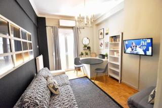 Seven Seconds Away Apartment - Atene - 8