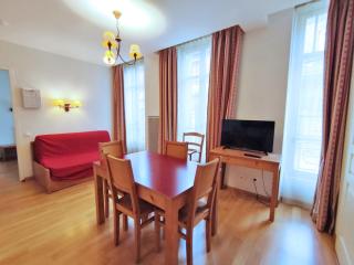 La petite ourse, T2, centre Luchon, wifi, casier à skis, ascenseur, 4 personnes - Luchon - 0