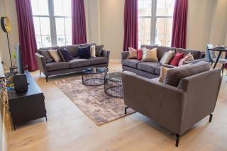 Luxury 2 Bedroom Apartment Near Train Station - Welwyn Garden City - 2