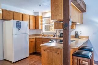 Three Rivers Basecamp - Meredith Lodging - Sunriver - 4