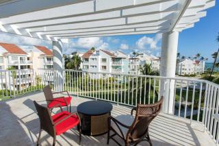 Pristine 4BR Beachfront Getaway with Pool & Rooftop - Punta Cana - 3
