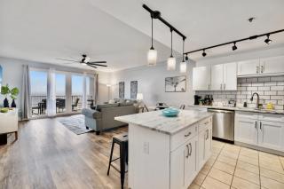Luxurious 4 Bedroom Condo! Gulf Views! Sleeps 10 & Easy Beach Access! by Dolce Vita Getaways PCB - Panama City Beach - 0