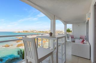 Maho Beach House - Grand Ocean Suite - 2 Bedroom - Maho Reef - 7