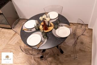 sunlit central loft - 5