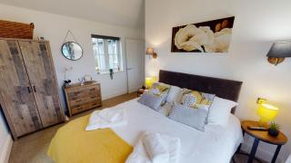 Luna Azul at The Bay Filey, sleeps up to 8, and 2 dogs stay for free! - Filey - 4
