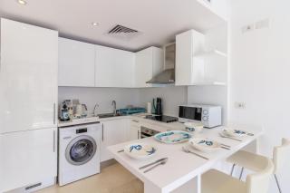 Ollystays Mangroovy Seaview 1BR Beach and Pool Free access - 5