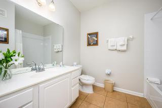 Epic Universe Vista Cay Lakeview Condo - 1019 - Orlando - 1