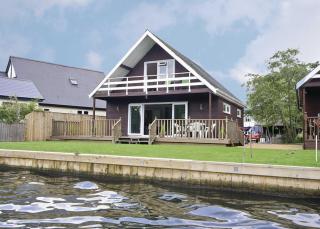 Watersedge - E1106 - Horning - 9