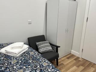 Park View Serviced Apartment - Next to Northolt Tube Station - Near Central London & Wembley - Northolt - 5