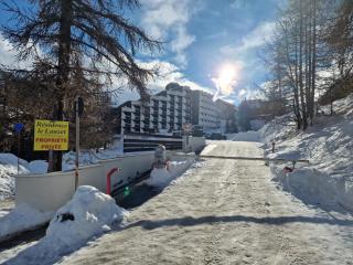 "Miramonte" appartement avec terrasse vue montagne et parking privatif sous-sol, à proximité immédiate des pistes, cœur de Vars les Claux, secteur point show avec commodités et piscine chauffée de plein air - Vars - 9