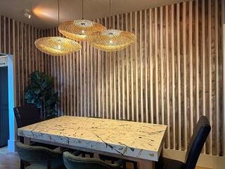 City Retreat, Spacious 4 Bed House, Games Room, Parking, Hot Tub & BBQ - 4