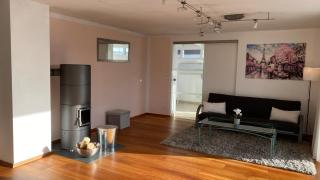 FeWo Luxus Wohnung im eigenen Ferienhaus, 120 qm, Nähe Regensburg mit Balkon, Terrasse & Garten, gute Zuganbindung - Laaber - 4