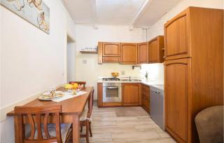 1 Bedroom Cozy Apartment In Massarosa - Massarosa - 8