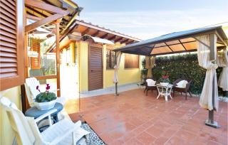 1 Bedroom Cozy Apartment In Massarosa - Massarosa - 4